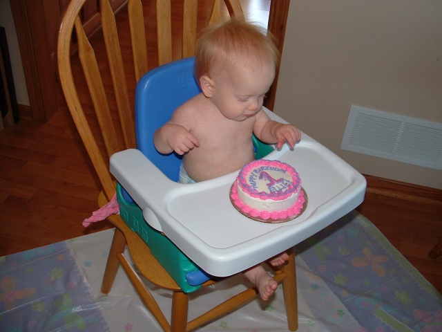 Ellie and her own cake.