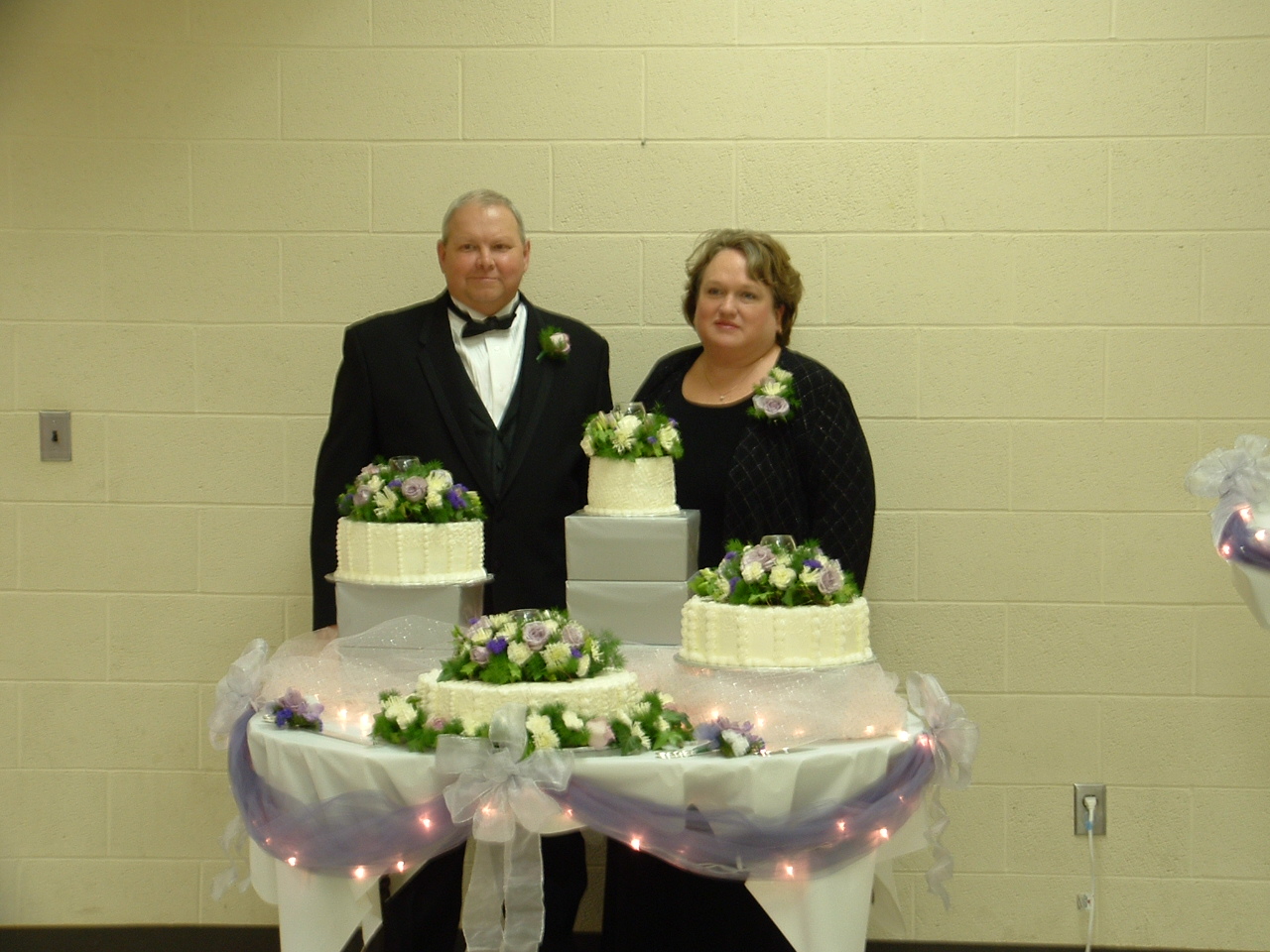 Dora and Gary and the beautiful cakes they made